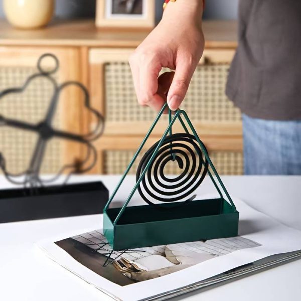 1pc Simple Triangle-shaped Iron Mosquito Coil Holder Creative Hanging Or Standing Incense Burner (Random Color)